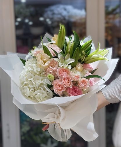Peach Pink Bliss™ – Lilies, Hydrangeas & Roses