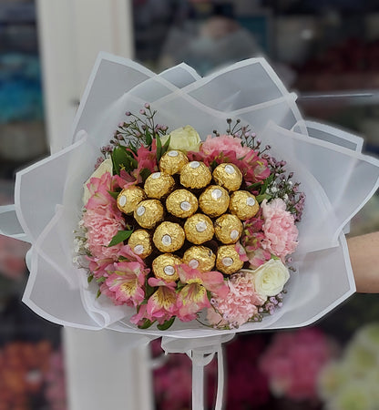 Sweet Bloom™ – Chocolate & Flower Bouquet