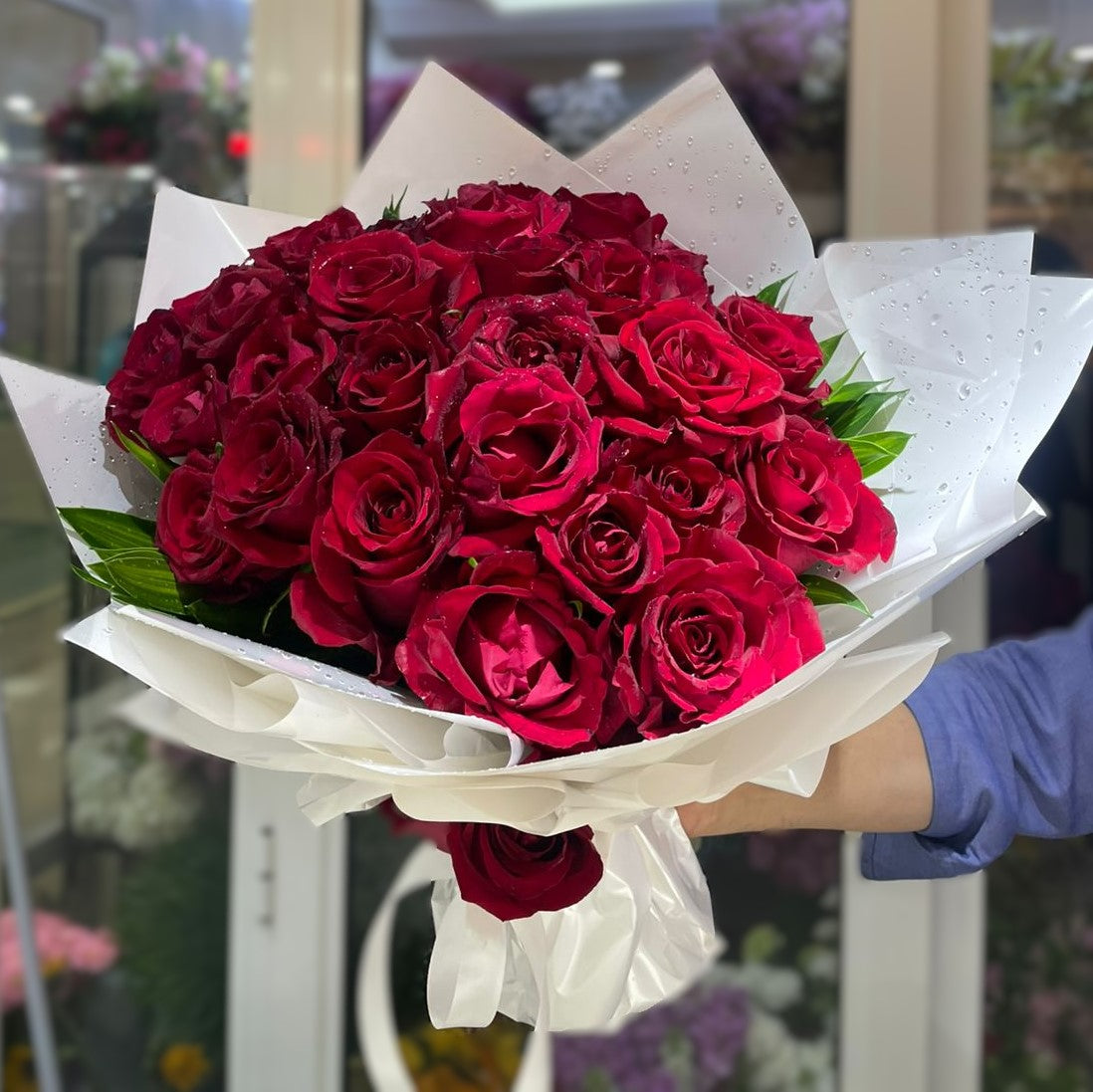 Royal Scarlet™ – 31 Red Roses