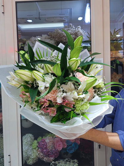 Blushing Lily™ – Pink Lily Hand Bouquet
