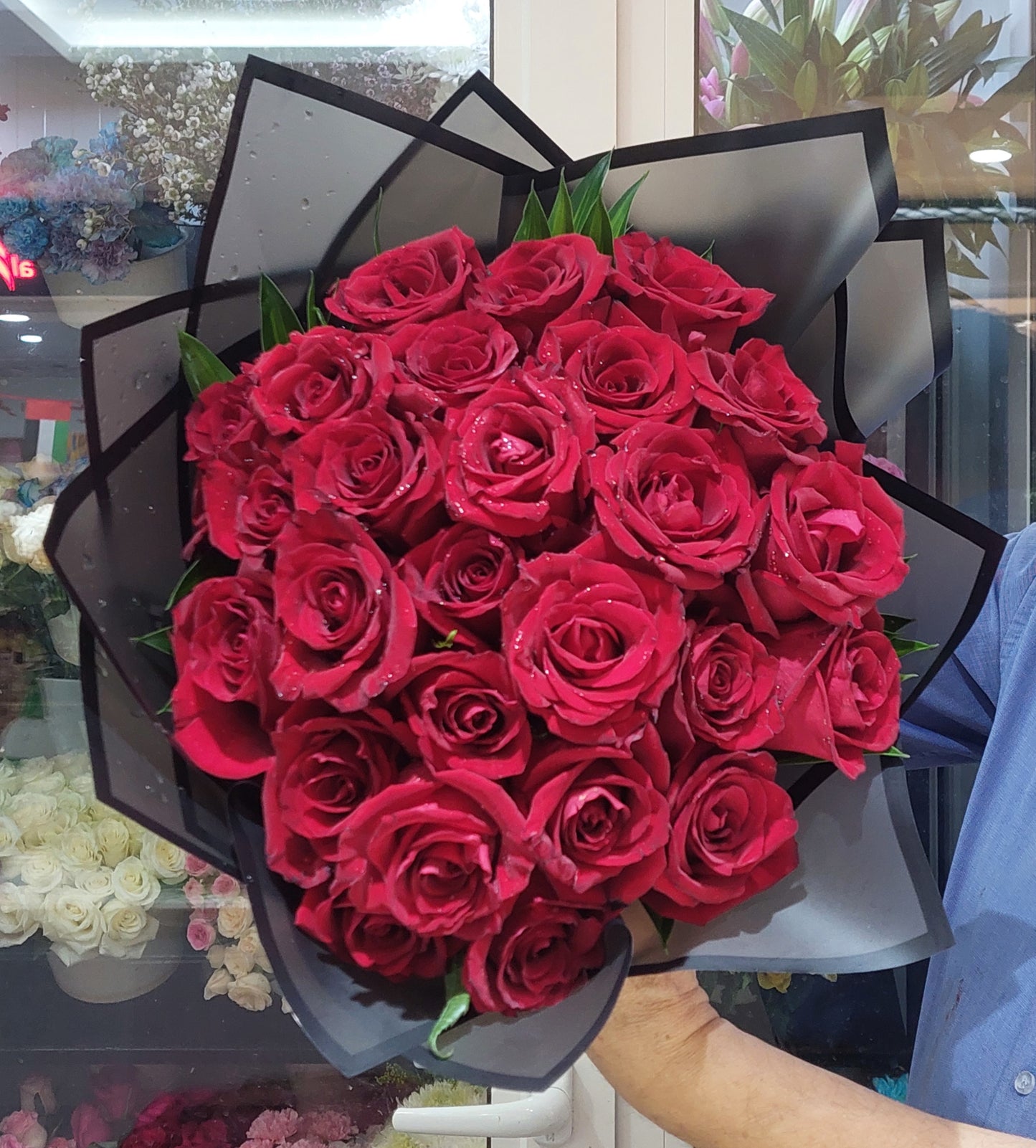 Black Velvet™ – 25 Red Roses