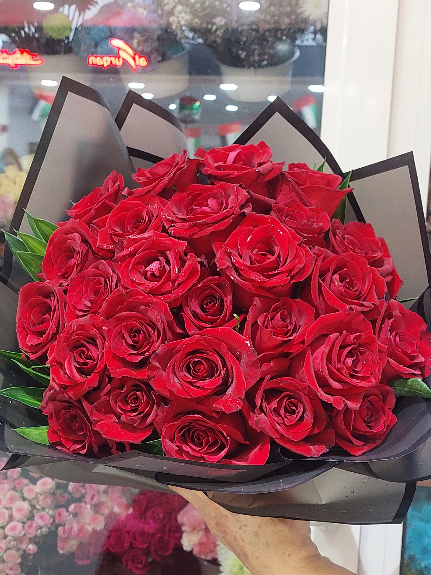 Black Velvet™ – 25 Red Roses